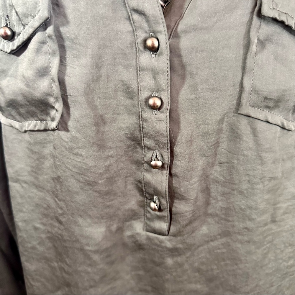 ARIAT grey mandarin collar studded grey 3/4 sleeve blouse size L - Picture 4 of 12